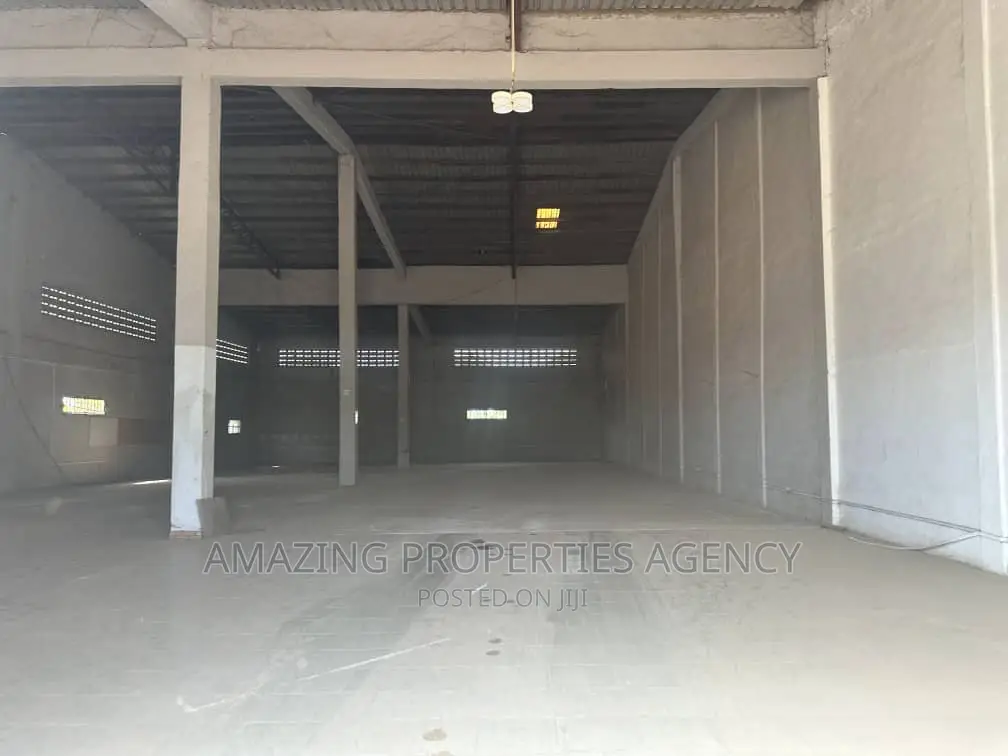500sqm Warehouse for Rent at Spintex in Spintex