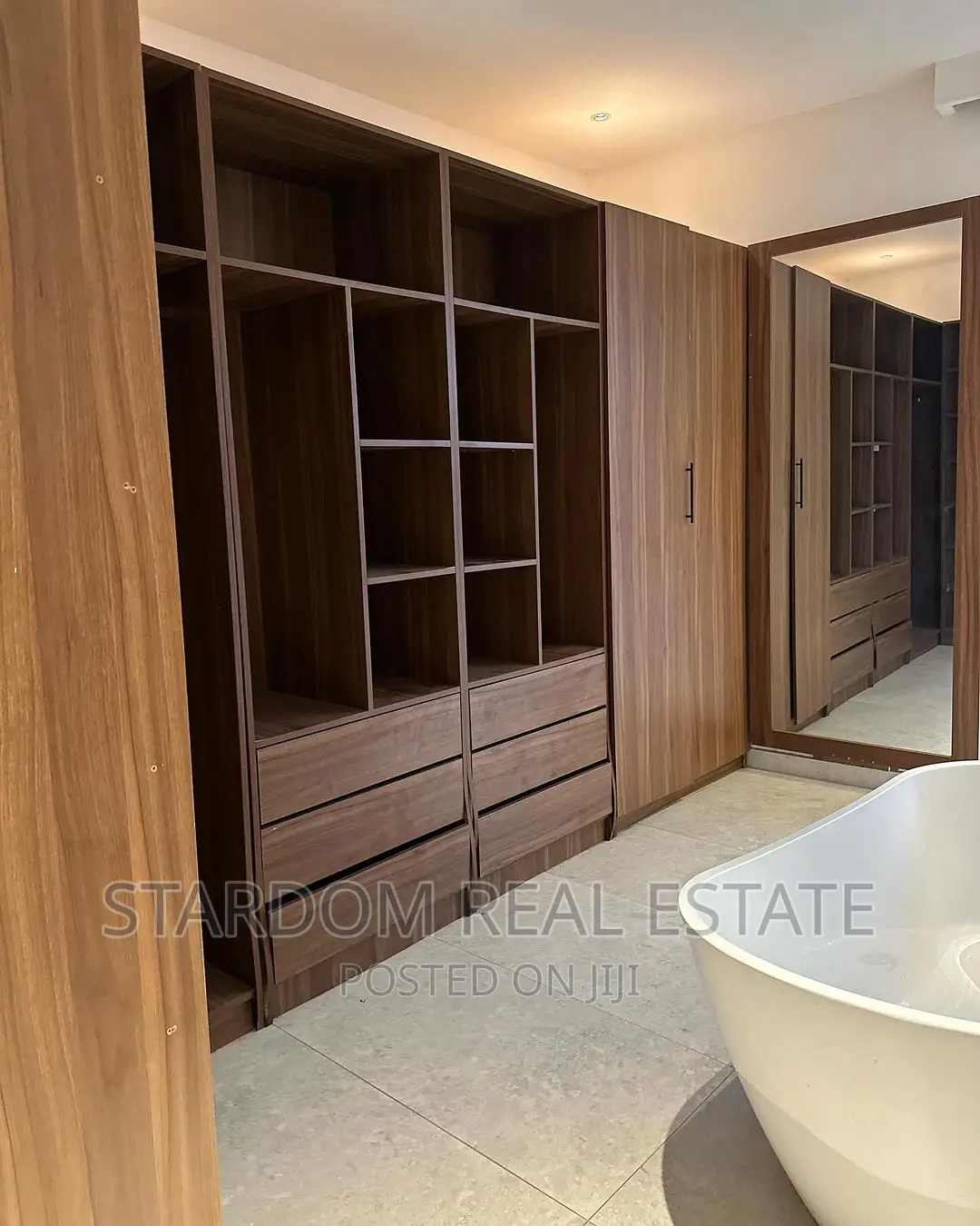 3bdrm Duplex in School Junction for rent in School Junction