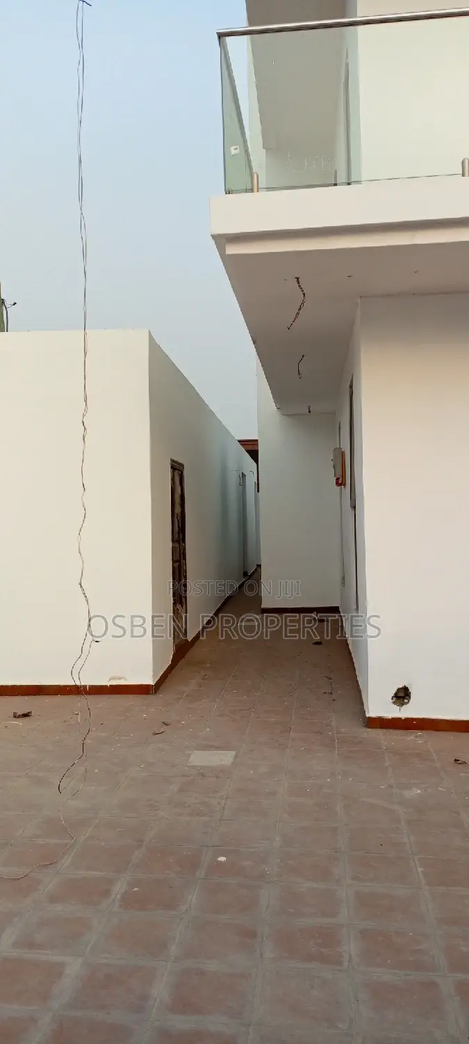8bdrm Mansion in Pleasant Properties, Accra Metropolitan for sale in Accra Metropolitan