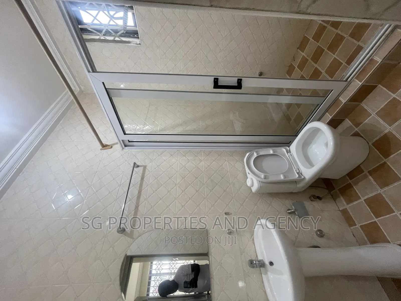 2bdrm Apartment in Lashibi, Spintex for rent in Spintex