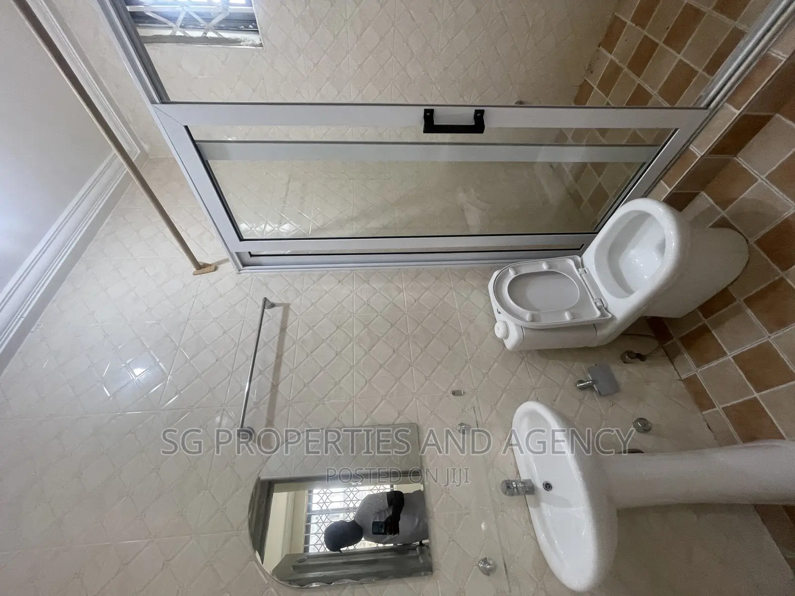 2bdrm Apartment in Lashibi, Spintex for rent in Spintex