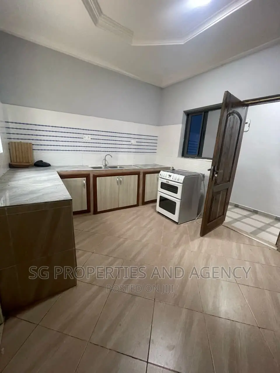 4bdrm House in Adonten, Danfa for sale in Danfa