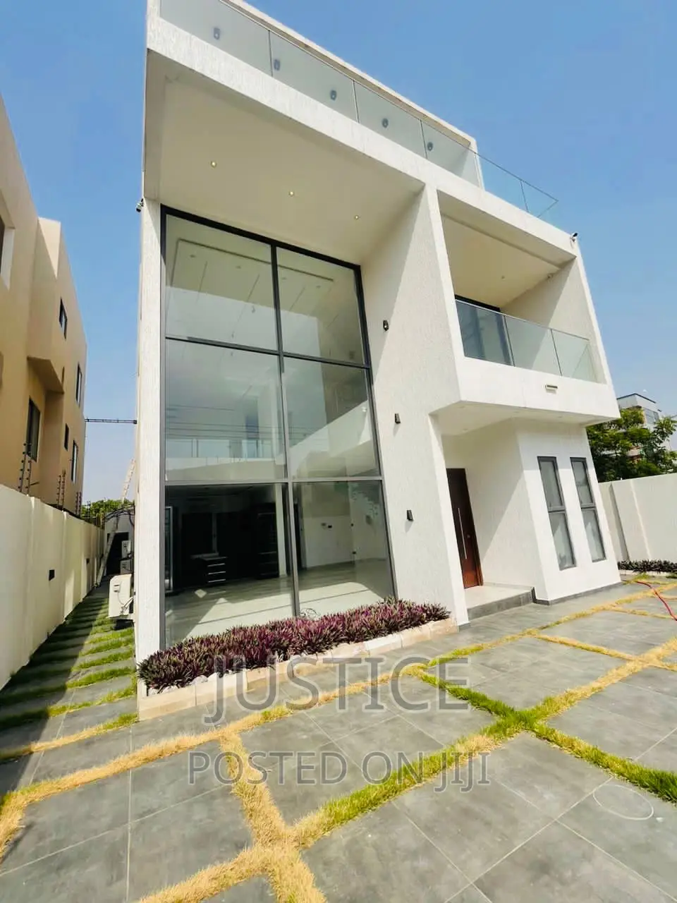 4bdrm Duplex in East Legon Hills for sale in East Legon