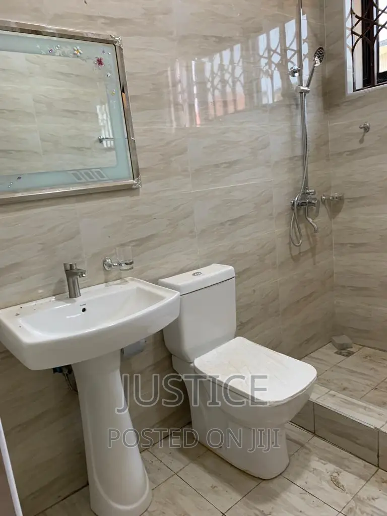 Furnished 4bdrm Duplex in East Legon for rent in East Legon