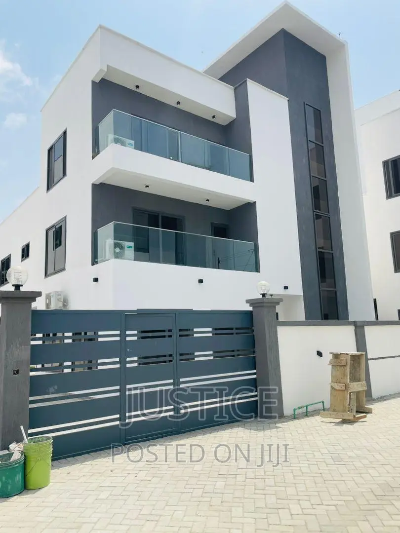 6bdrm Penthouse in Shiashie East Legon for sale in East Legon