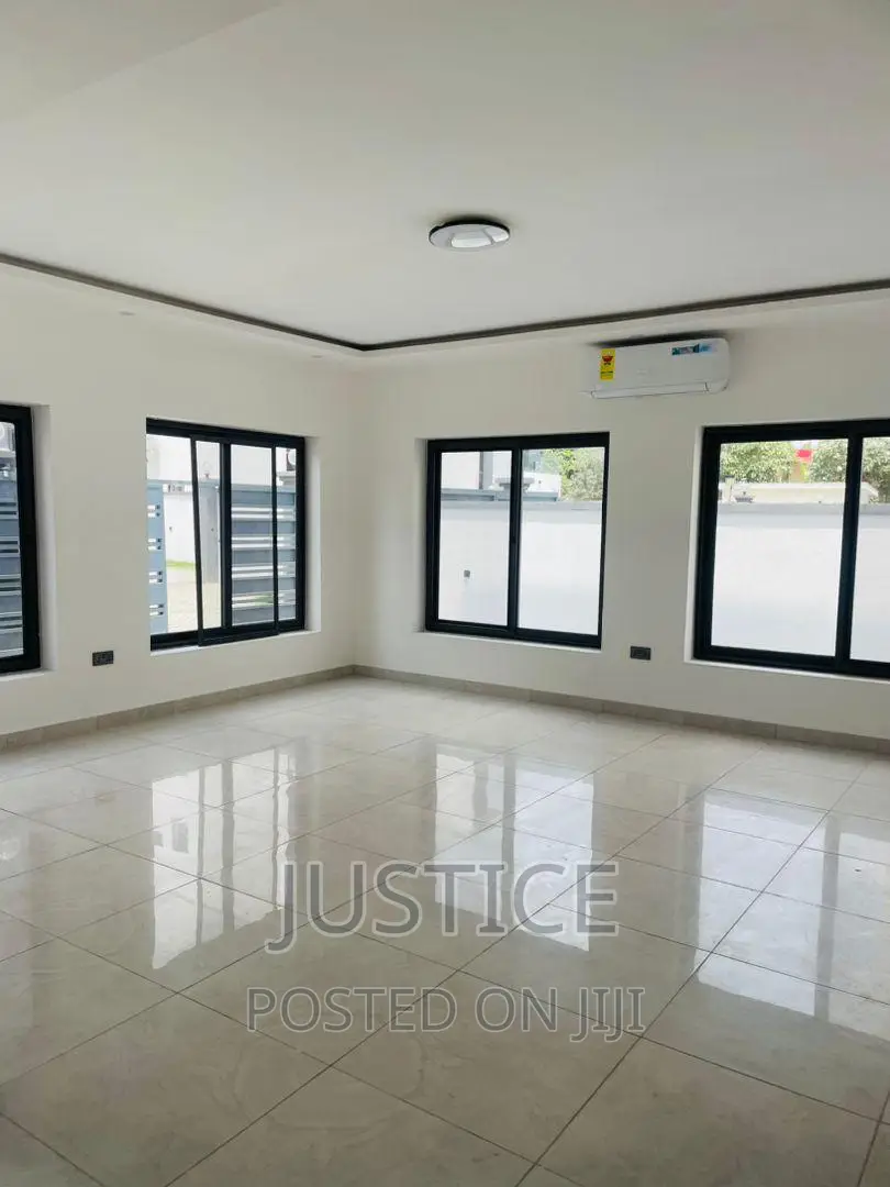 6bdrm Penthouse in Shiashie East Legon for sale in East Legon