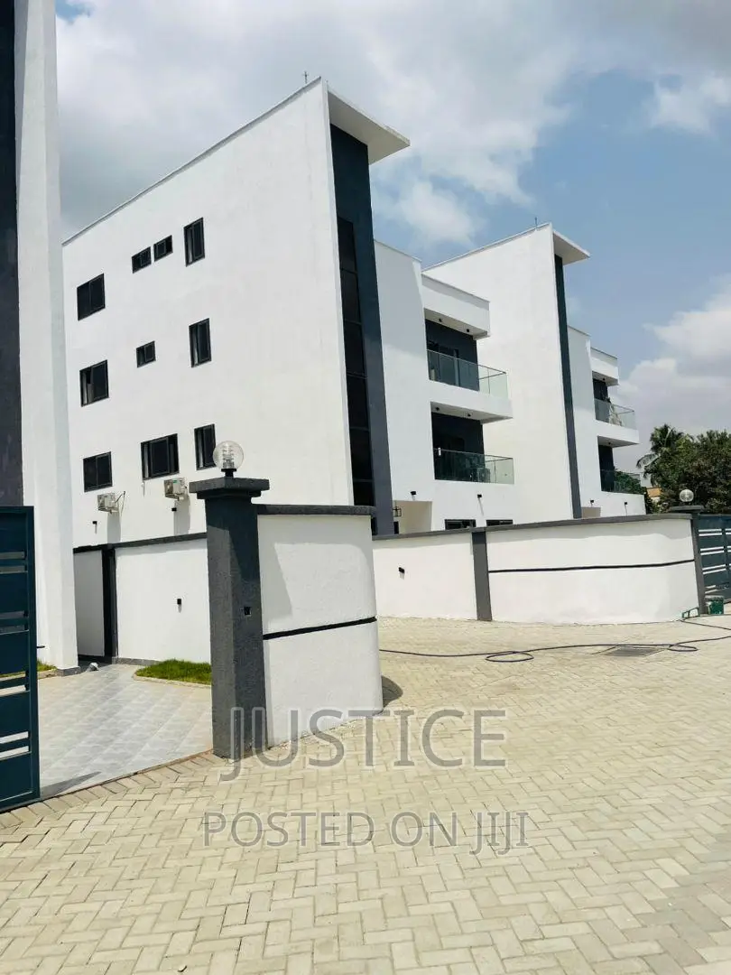 6bdrm Penthouse in Shiashie East Legon for sale in East Legon