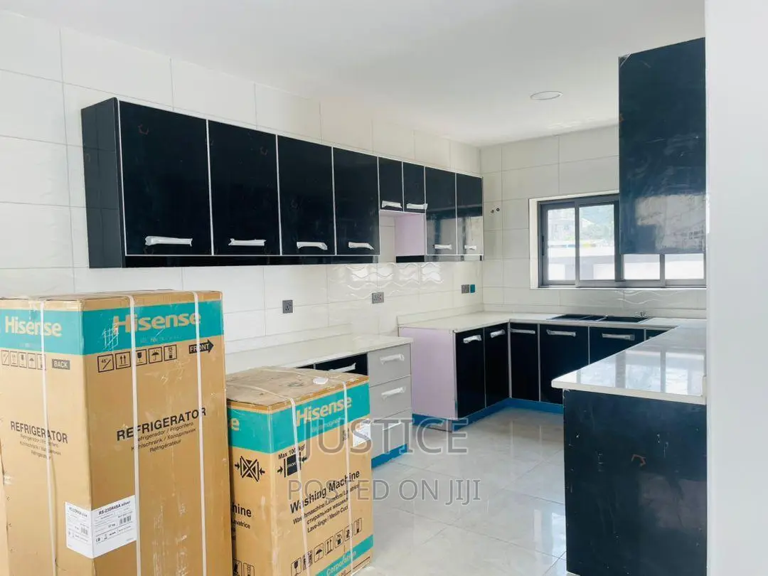 6bdrm Penthouse in Shiashie East Legon for sale in East Legon