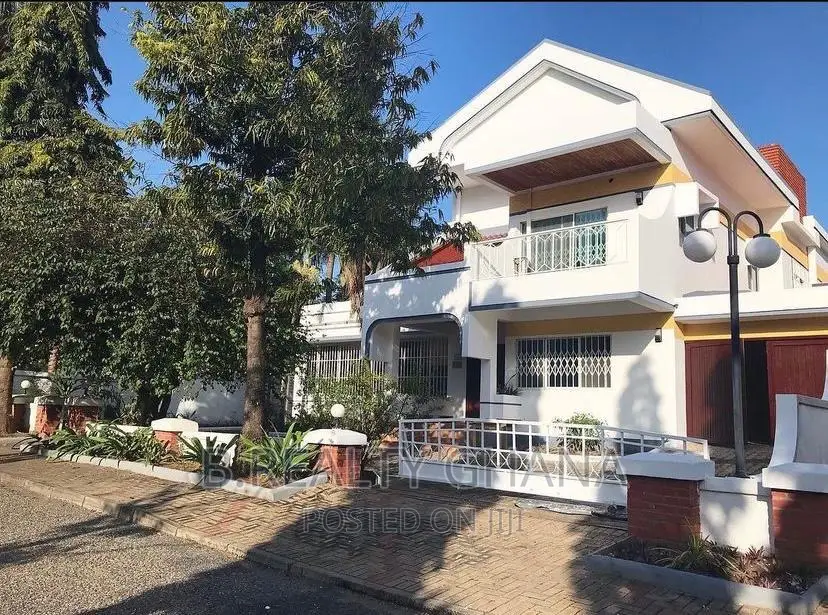 5bdrm Townhouse/Terrace in Cantonments for sale in Cantonments