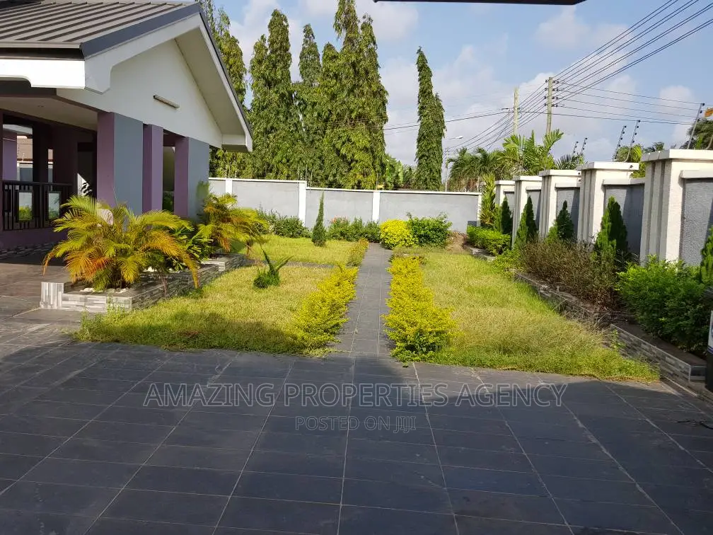 8bdrm House in Airport Residential Area for sale in Airport Residential Area