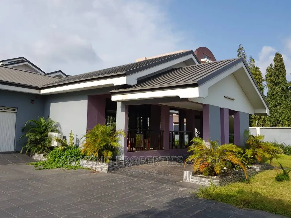 8bdrm House in Airport Residential Area for sale in Airport Residential Area