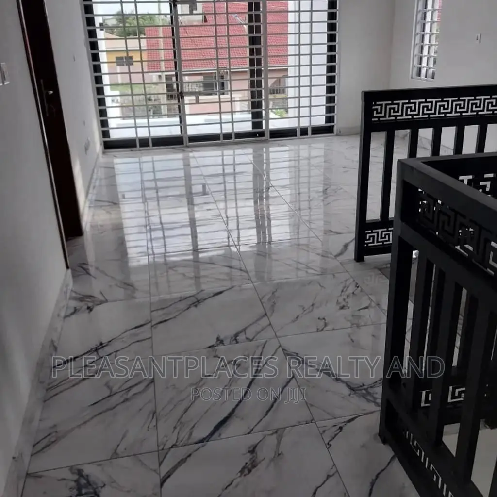 4bdrm Duplex in Pleasantplaces, Accra Metropolitan for sale in Accra Metropolitan