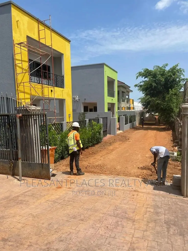4bdrm Townhouse/Terrace in Pleasantplaces, Accra Metropolitan for sale in Accra Metropolitan