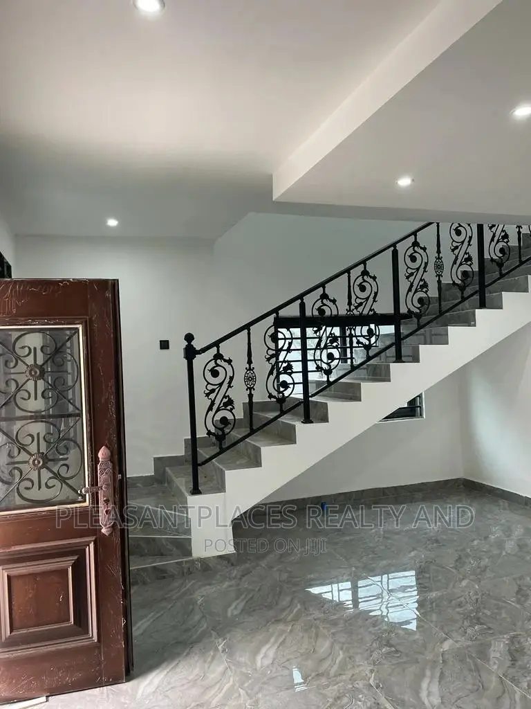 4bdrm Townhouse/Terrace in Pleasantplaces, Accra Metropolitan for sale in Accra Metropolitan
