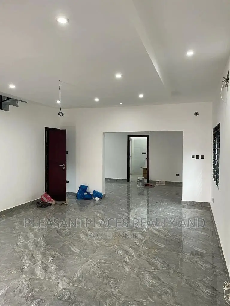 4bdrm Townhouse/Terrace in Pleasantplaces, Accra Metropolitan for sale in Accra Metropolitan