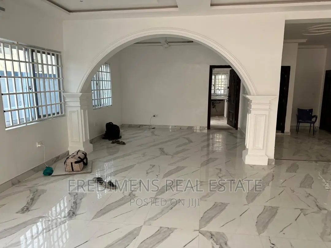 5bdrm House in Fredimens Real, Kumasi Metropolitan for sale in Kumasi Metropolitan