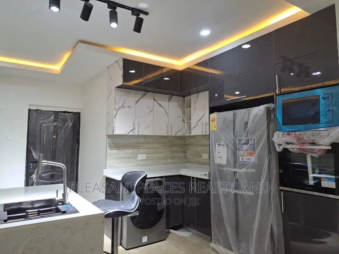 4bdrm Duplex in Pleasantplaces, Spintex for sale in Spintex