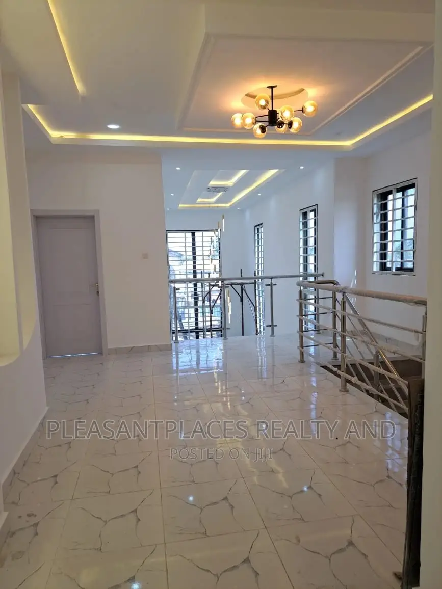 4bdrm Duplex in Pleasantplaces, Spintex for sale in Spintex