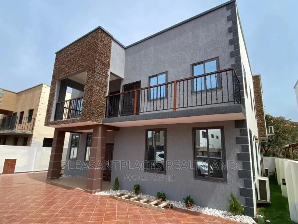4bdrm Duplex in Pleasantplaces, Spintex for sale in Spintex