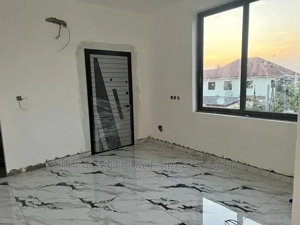 4bdrm Duplex in Pleasantplaces, Spintex for sale in Spintex