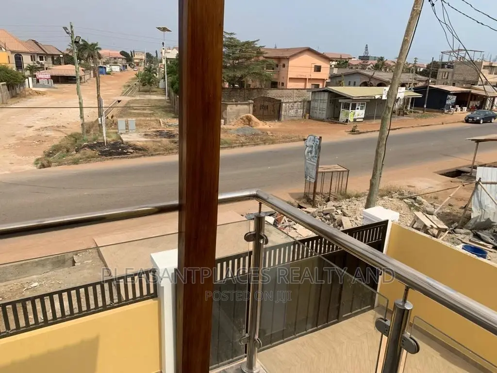 4bdrm Duplex in Pleasantplaces, Spintex for sale in Spintex