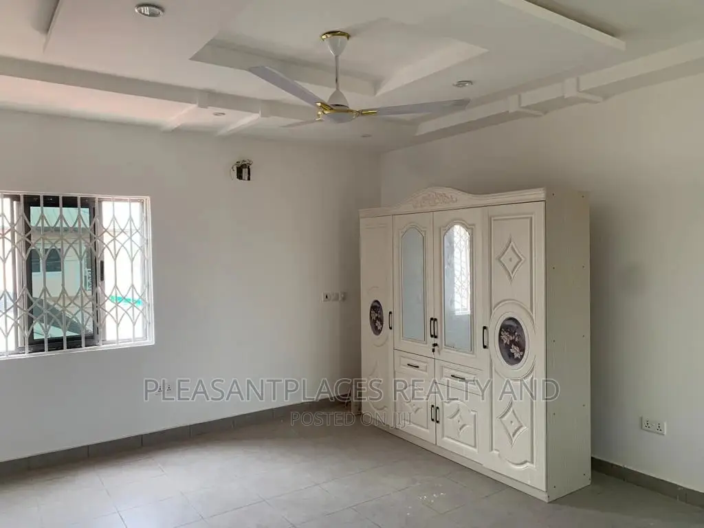 4bdrm Duplex in Pleasantplaces, Spintex for sale in Spintex