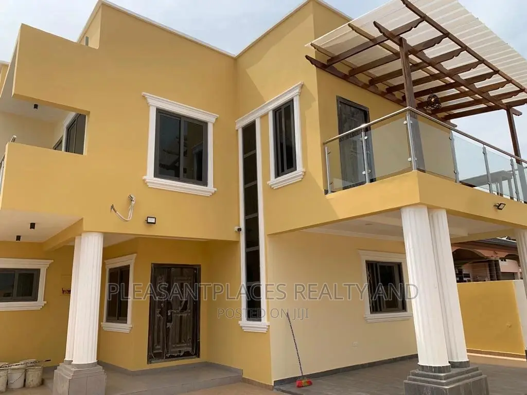 4bdrm Duplex in Pleasantplaces, Spintex for sale in Spintex