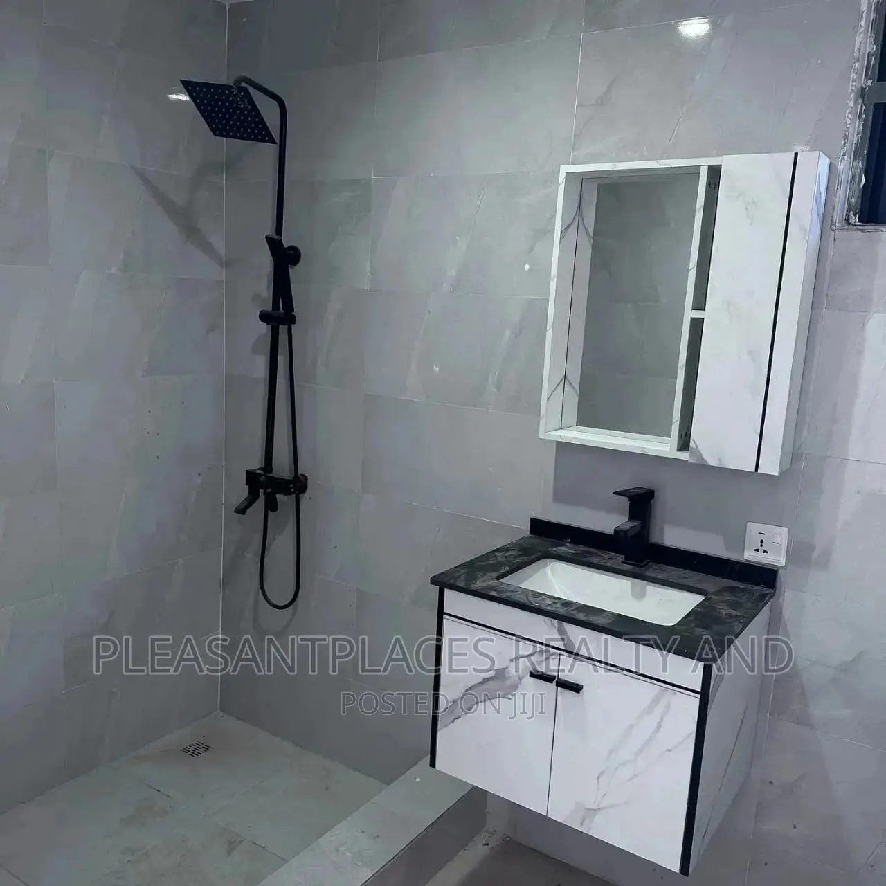 2bdrm House in Pleasantplaces, Accra Metropolitan for sale in Accra Metropolitan