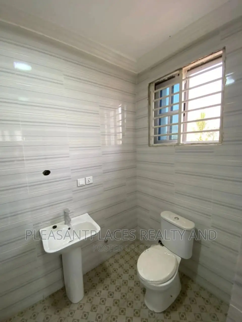 2bdrm Apartment in Pleasantplaces, Accra Metropolitan for rent in Accra Metropolitan