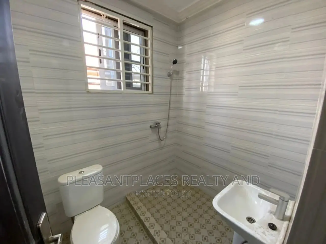 2bdrm Apartment in Pleasantplaces, Accra Metropolitan for rent in Accra Metropolitan