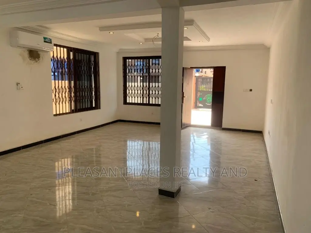 3bdrm Duplex in Pleasantplaces, Ashomang Estate for rent in Ashomang Estate