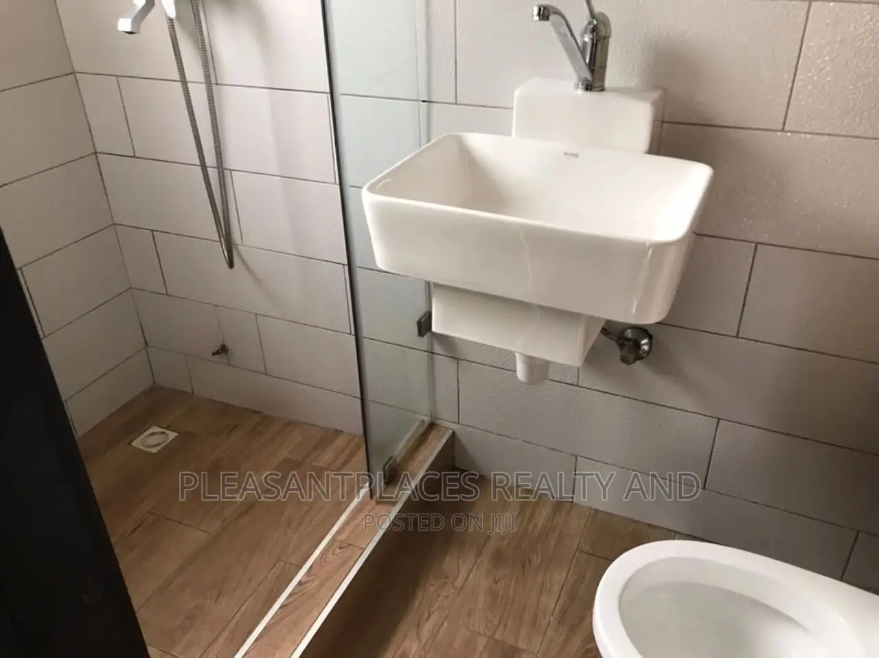 2bdrm Apartment in Pleasantplaces, West Legon for rent in West Legon