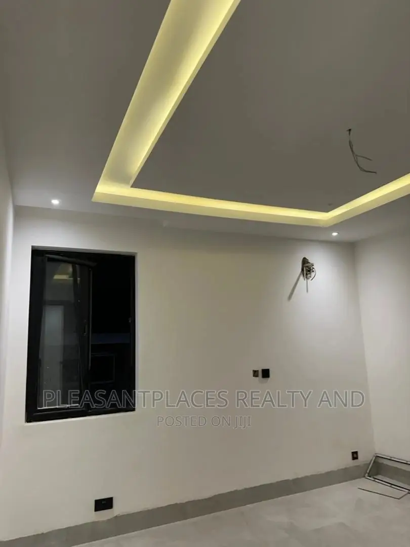 4bdrm Duplex in Pleasantplaces, Spintex for sale in Spintex