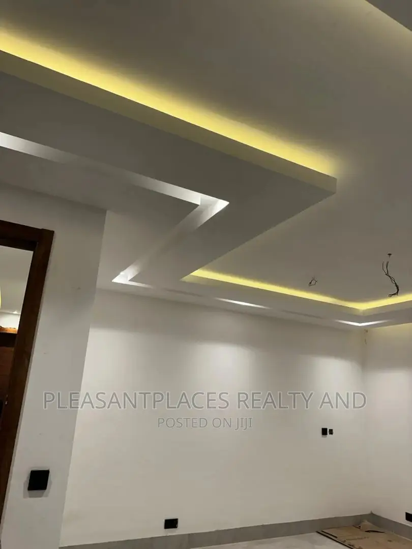 4bdrm Duplex in Pleasantplaces, Spintex for sale in Spintex