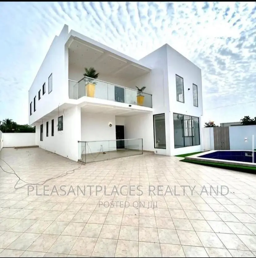 4bdrm Duplex in Pleasantplaces, East Legon for sale in East Legon