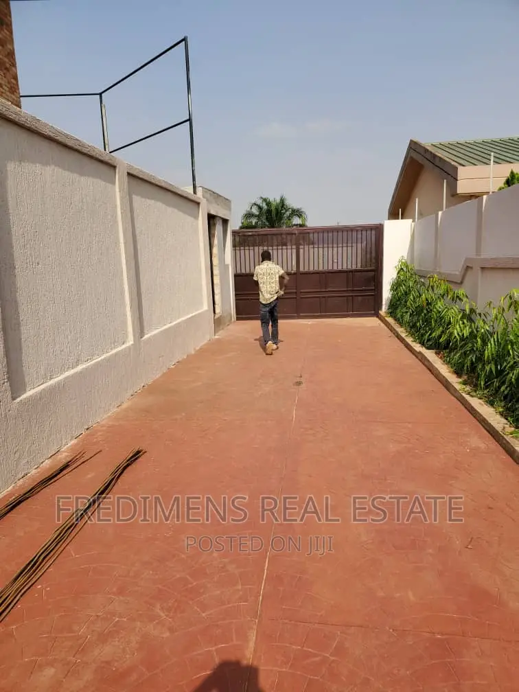 4bdrm House in Fredimens Real, Kumasi Metropolitan for sale in Kumasi Metropolitan