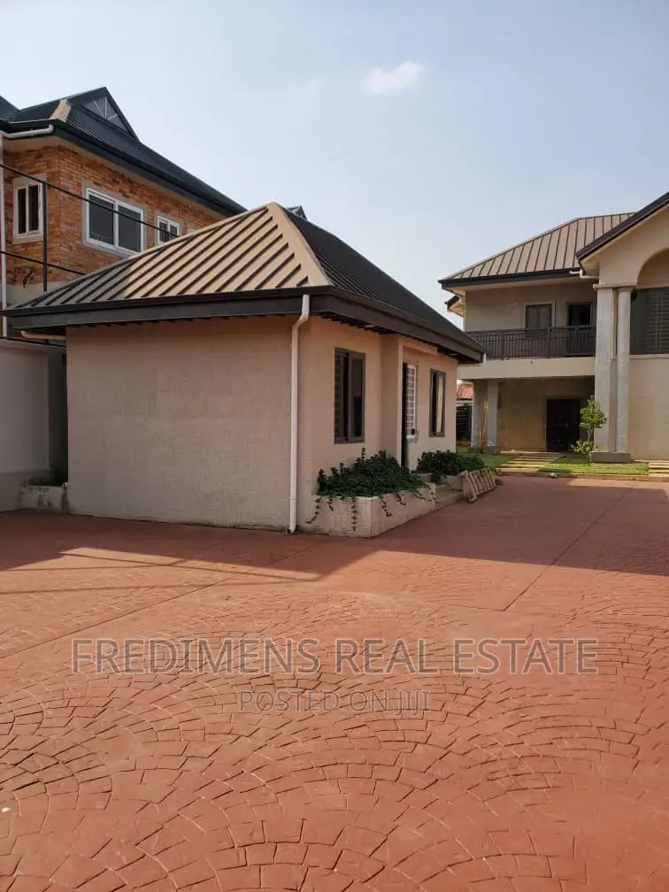 4bdrm House in Fredimens Real, Kumasi Metropolitan for sale in Kumasi Metropolitan