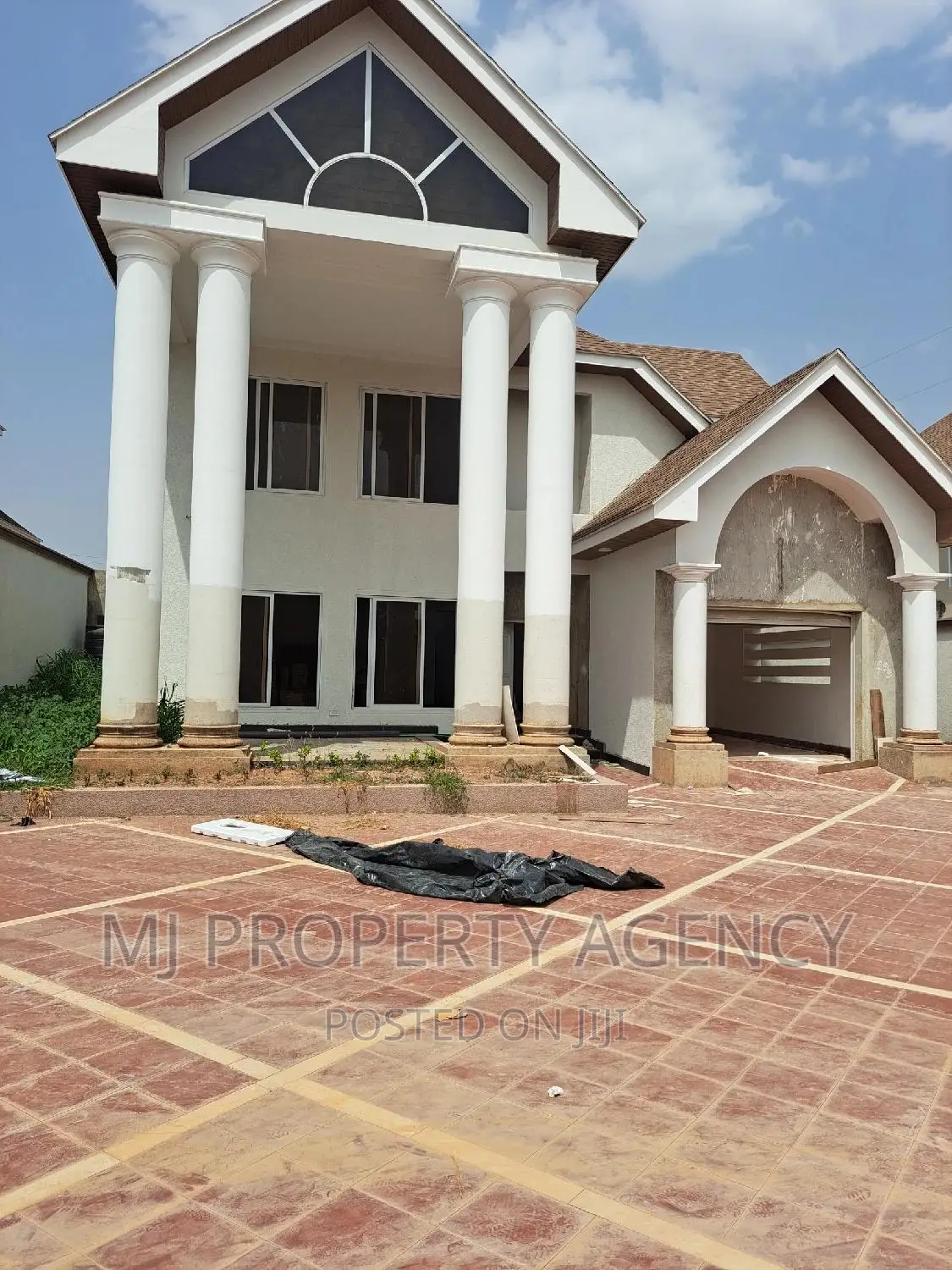 5bdrm Duplex in Atwima Kwanwoma for sale in Atwima Kwanwoma