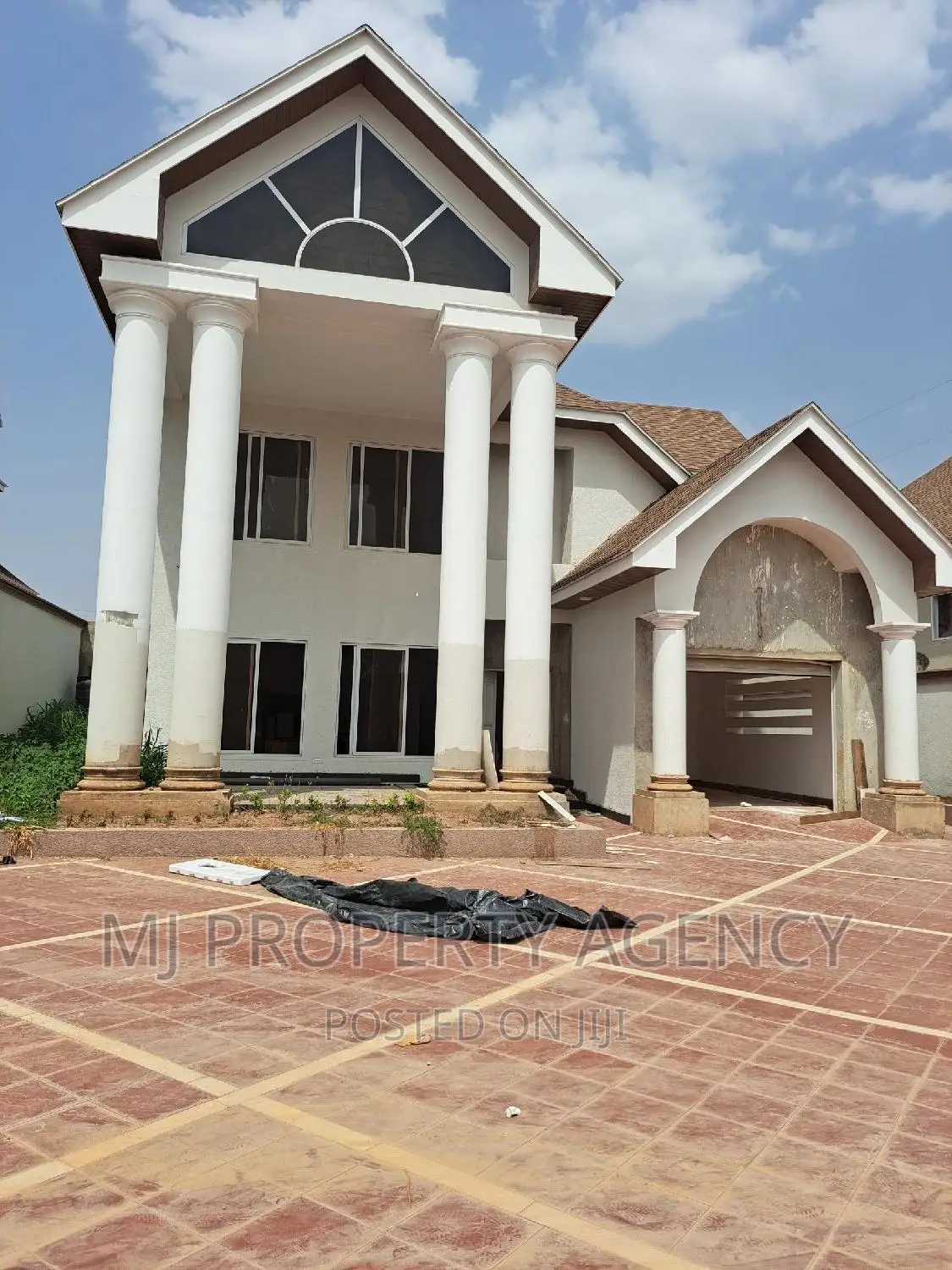 5bdrm Duplex in Atwima Kwanwoma for sale in Atwima Kwanwoma
