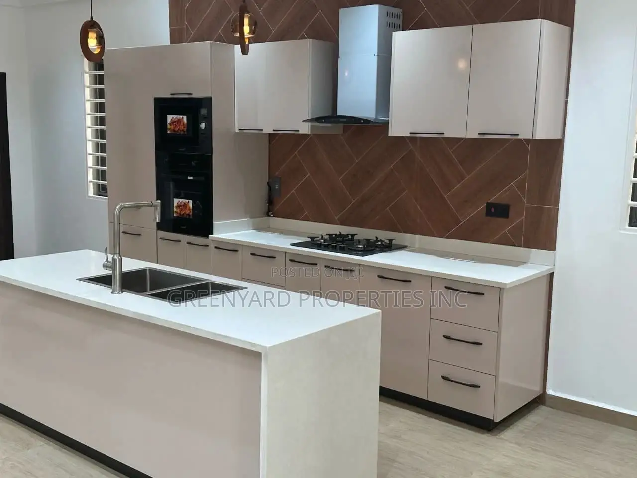 4bdrm Townhouse / Terrace in Cantonments for rent in Cantonments