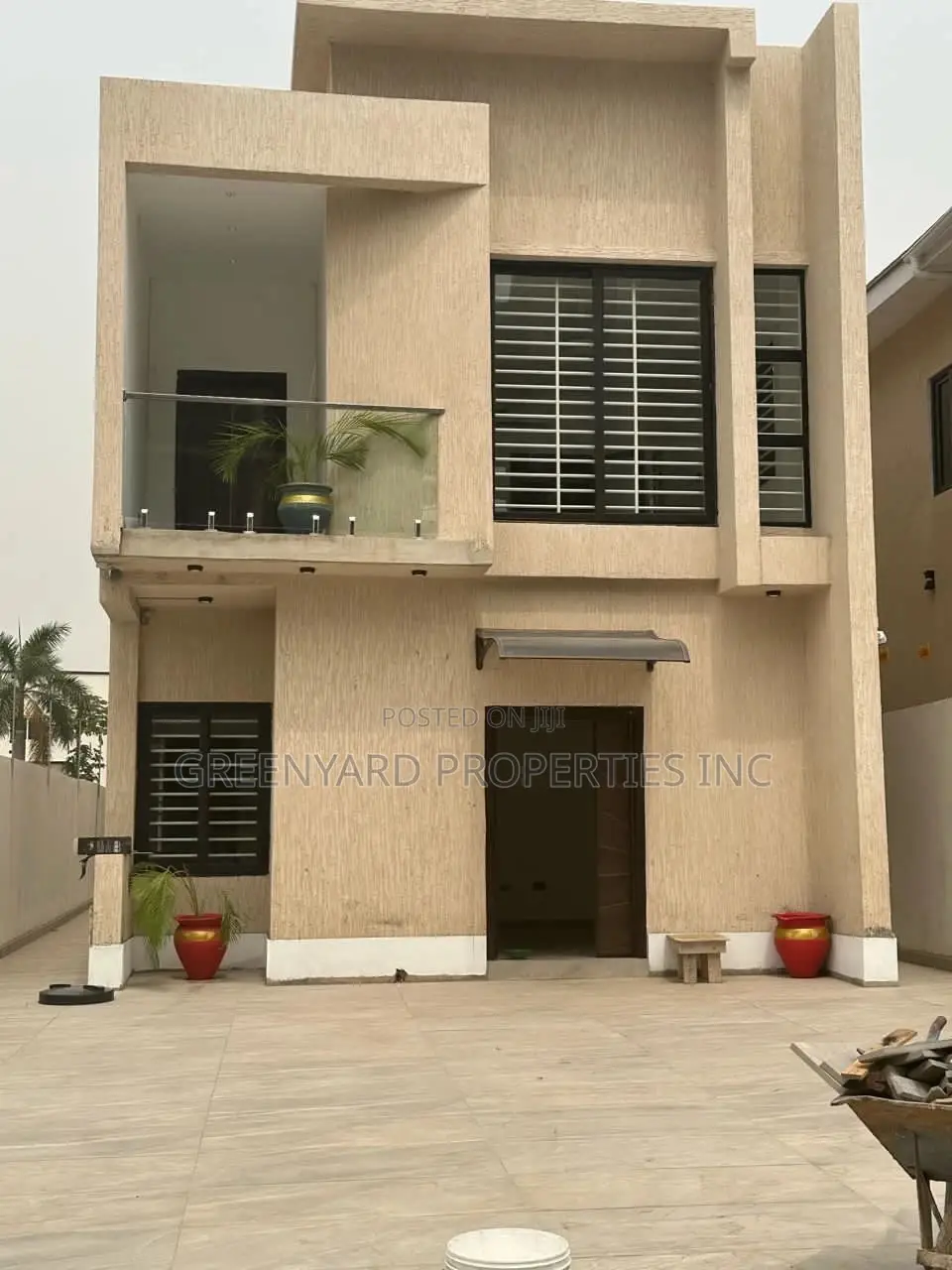 4bdrm Townhouse / Terrace in Cantonments for rent in Cantonments