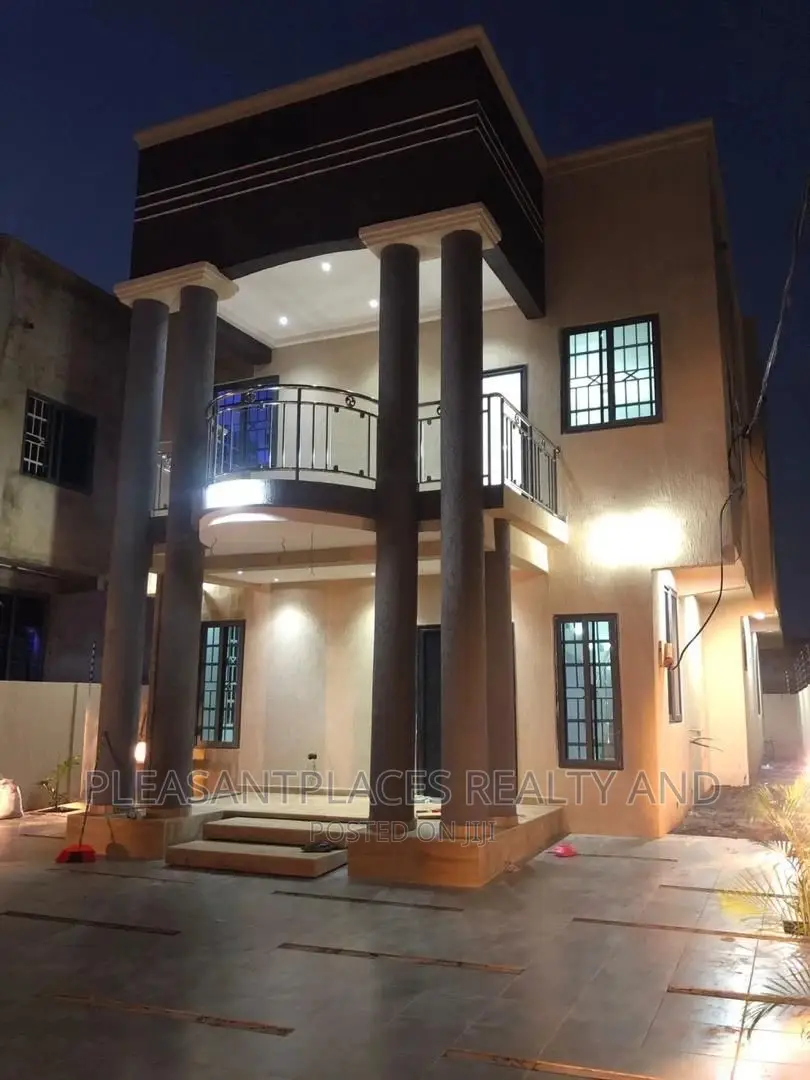 4bdrm Duplex in Pleasantplaces, Oyarifa for sale in Oyarifa