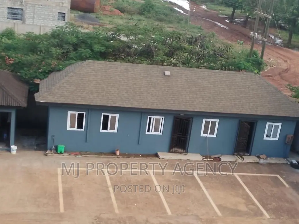 2000 SQM Warehouse With Offices in Tema Metropolitan