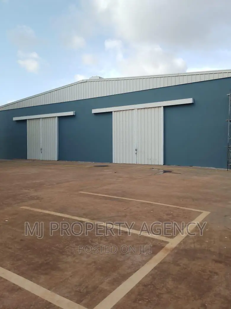 2000 SQM Warehouse With Offices in Tema Metropolitan