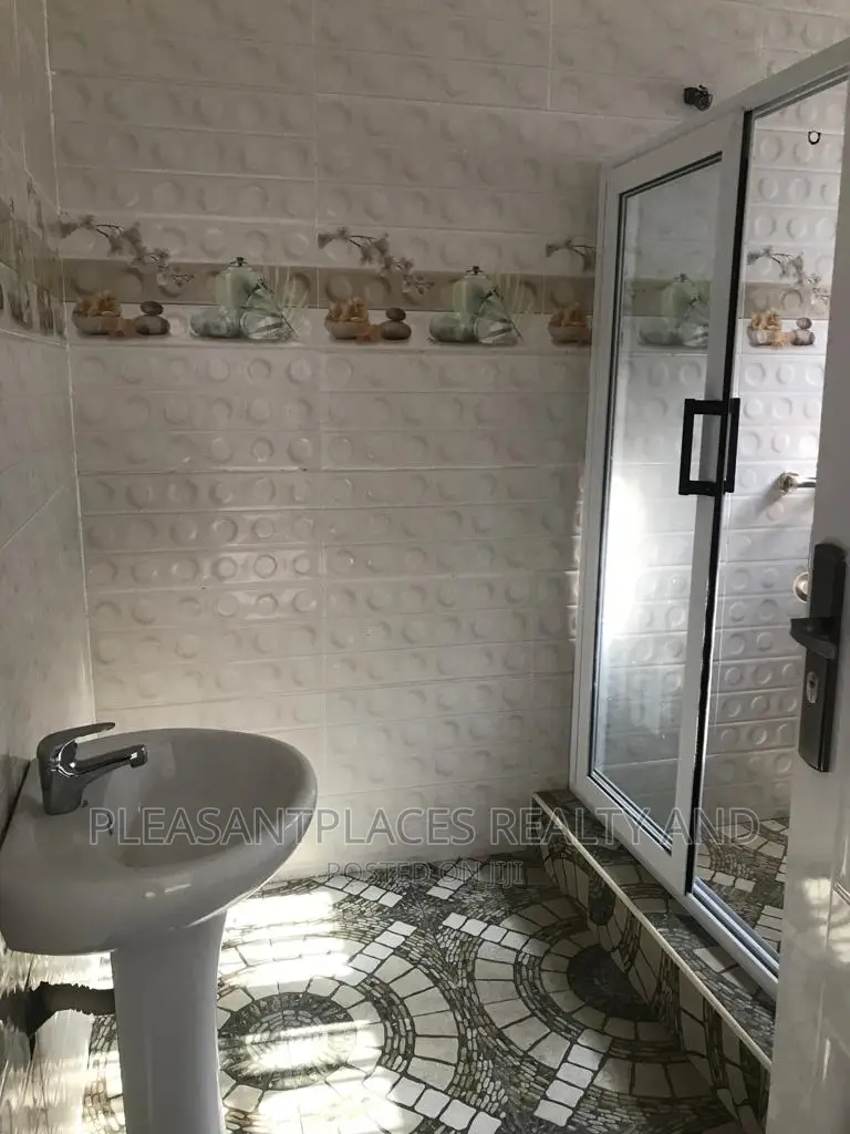 5bdrm Duplex in Pleasantplaces, Accra Metropolitan for rent in Accra Metropolitan