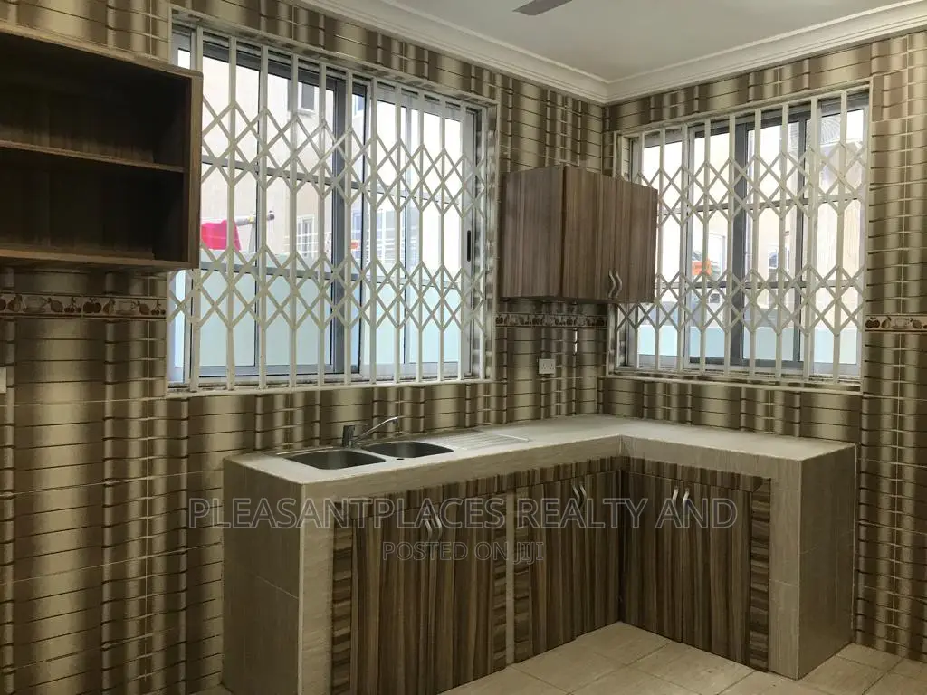 5bdrm Duplex in Pleasantplaces, Accra Metropolitan for rent in Accra Metropolitan