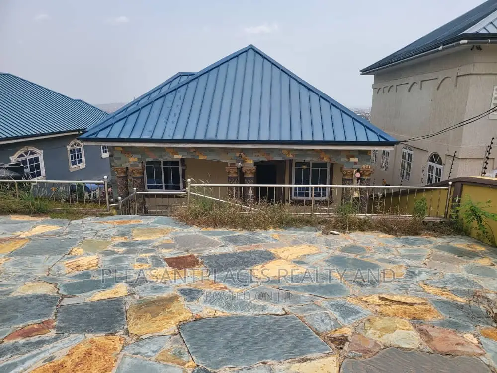 4bdrm House in Pleasantplaces, Ashomang Estate for rent in Ashomang Estate