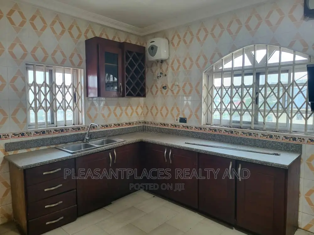4bdrm House in Pleasantplaces, Ashomang Estate for rent in Ashomang Estate