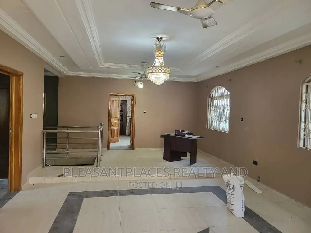 4bdrm House in Pleasantplaces, Ashomang Estate for rent in Ashomang Estate