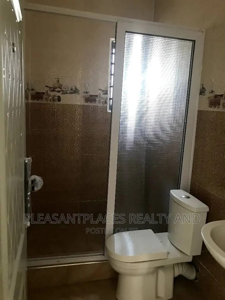 6bdrm Duplex in Pleasantplaces, Accra Metropolitan for rent in Accra Metropolitan